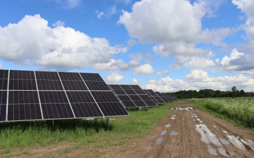 Pipelife-Oomi Solar aurinkopuisto referenssi
