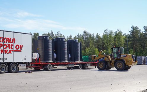 Pipelifella on laaja valikoima eri käyttökohteisiin ja -tarpeisiin valmistettavia toimilaitekaivoja. Valmistamme laitekaivojen rungot joko rotaatiovalamalla tai kierresaumaputkeen tehtyinä.