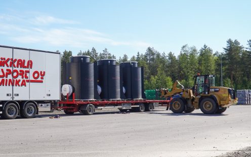 Pipelifella on laaja valikoima eri käyttökohteisiin ja -tarpeisiin valmistettavia toimilaitekaivoja. Valmistamme laitekaivojen rungot joko rotaatiovalamalla tai kierresaumaputkeen tehtyinä.