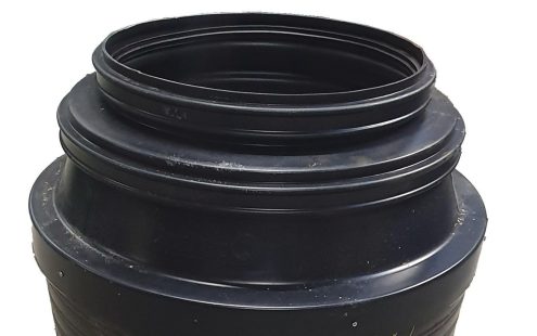 Maalämmön huoltokaivot ja asennuskaivot sekä kaapelikaivot.