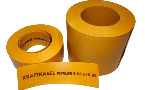 Kaapelinsuojanauha maanalaisten kaapeleiden ja putkien merkitsemiseen. Tuote täyttää SFS-EN 50520 vaatiman iskulujuuden.